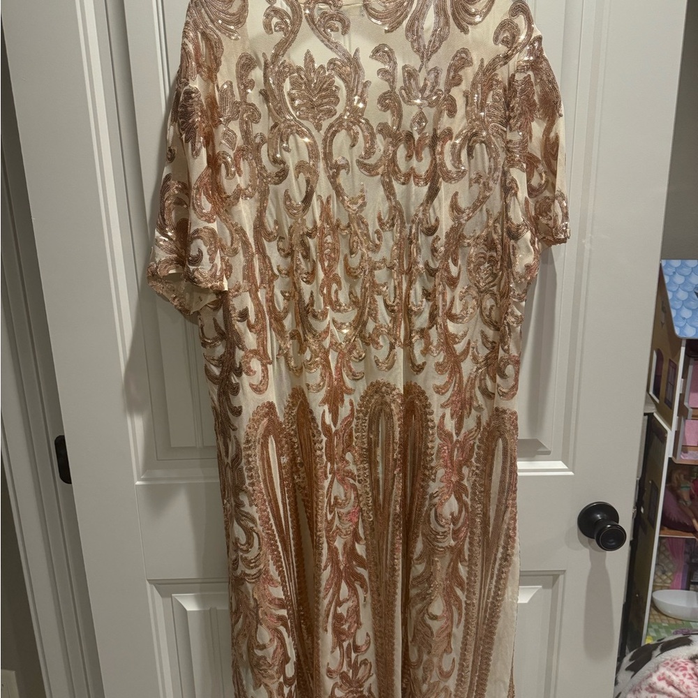 Elegant Cream and Brown Embroidered Kimono - Picture 2 of 3
